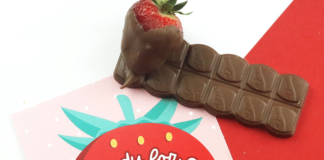 How to Make Chocolate Covered Strawberries for Two