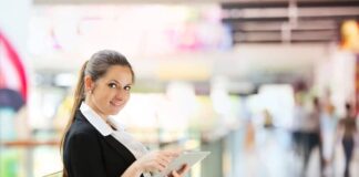 Pregnant woman using a tablet