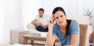 wife thinking about divorce because of a high gap in salary with husband