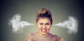 Mean Girls, Mean Women | Loveawake.com blog