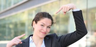 20 Identifiable Traits of a Female Narcissist
