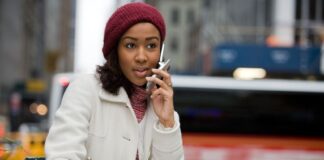 woman calling someone on the phone