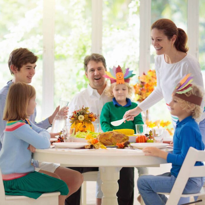 Free Kid's Table Thanksgiving Crafts & Activities