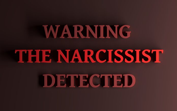 10 Narcissist Red Flags to Watch Out For
