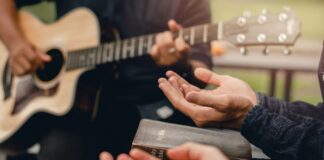 5 Ways to Use Worship as a Weapon against Spiritual Attacks