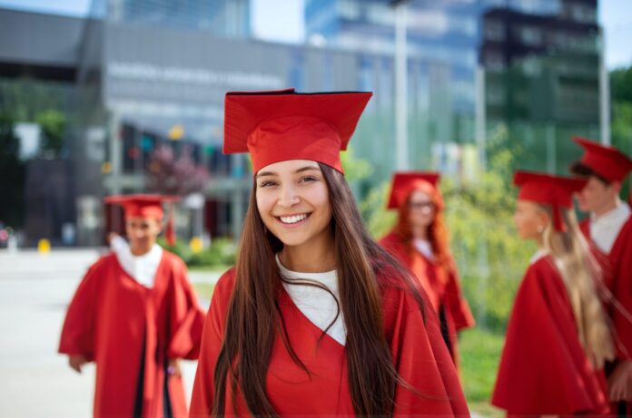 100 College Graduation Cap Ideas