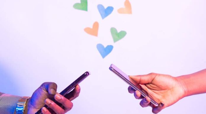 How to Start a Good Online Dating Conversation