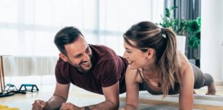 couple doing a plank together