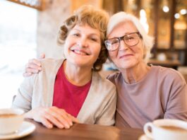 How to Stay in Touch and Keep Friendships Strong This Year